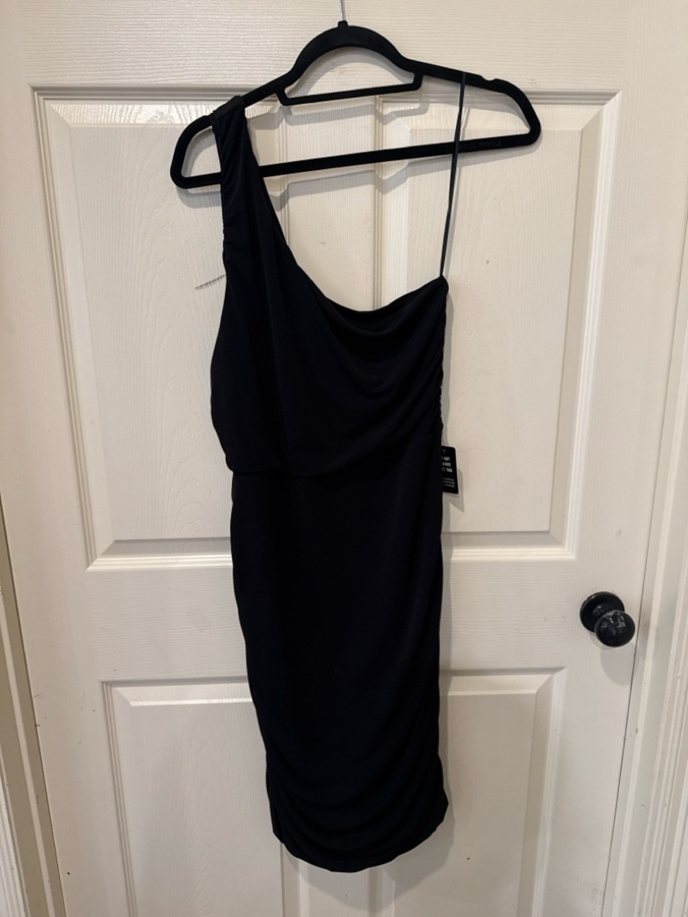 Express NWT black one shoulder ruched dress, large - Picture 2 of 8